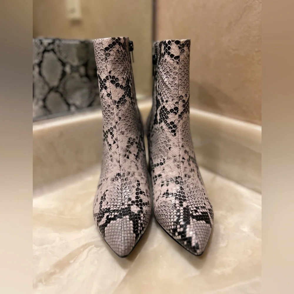 NEW AQUA Womens Beige Snake Print Padded Marlo Pointed Toe Block Heel Boot sz 7 - Picture 3 of 9